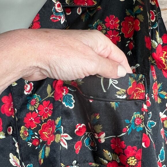 Cabernet Sleepwear | Silky Black Floral Feminine 2 pc. Pajama Set | Size XL - Picture 5 of 16